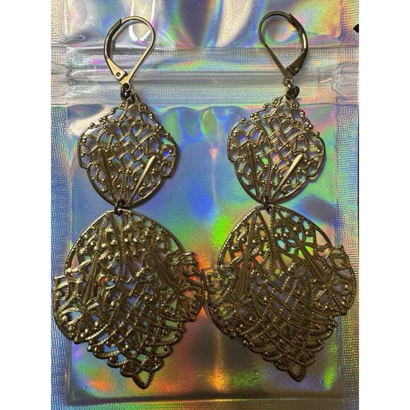 -EARRINGS VTG Goldtone Chandelier - Picture 1 of 10